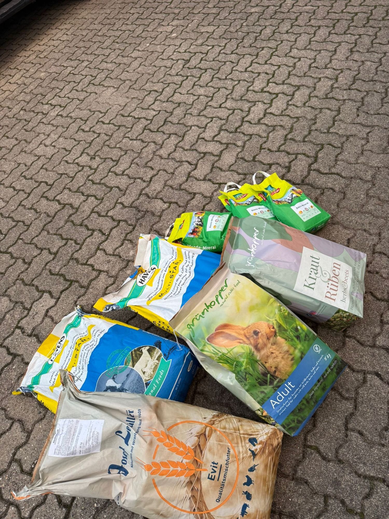 Futter- und Heuspenden